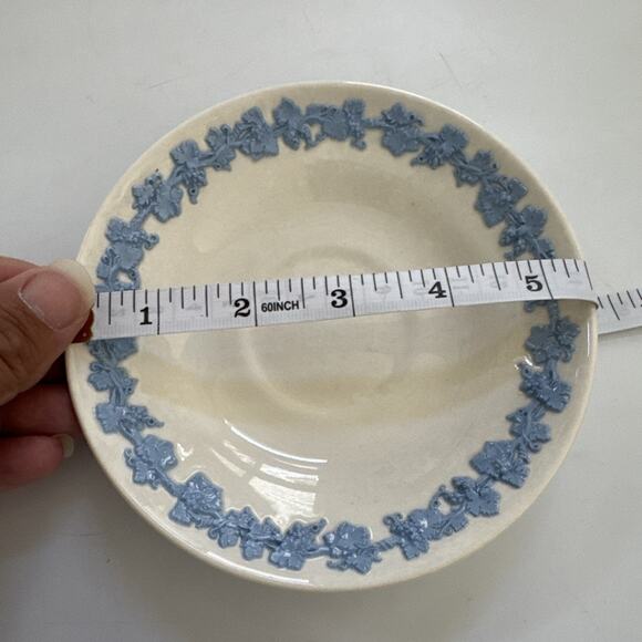 Vintage Wedgwood Queensware Lavender on Cream Shell Edge Set 4 Saucers READ 2243 - Picture 9 of 10